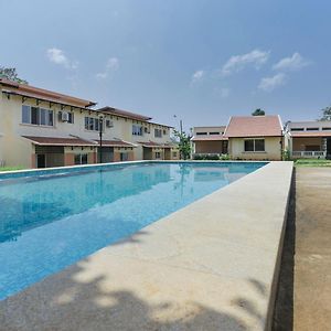Treebo Laa Gardenia Resort, Nilavoor Lake